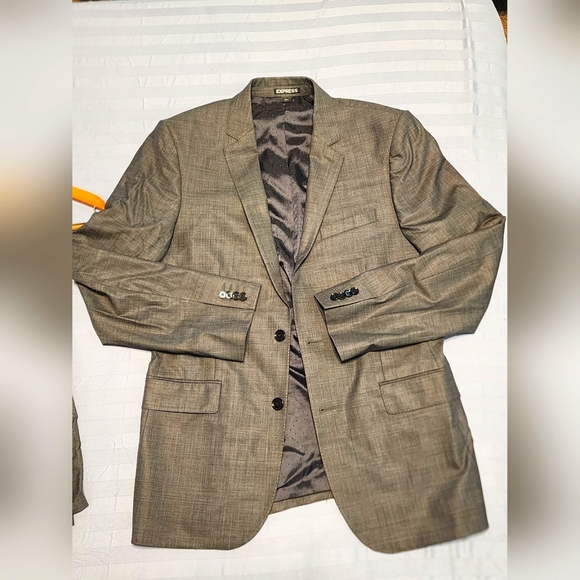 Express Men's Suit - Picture 4 of 11